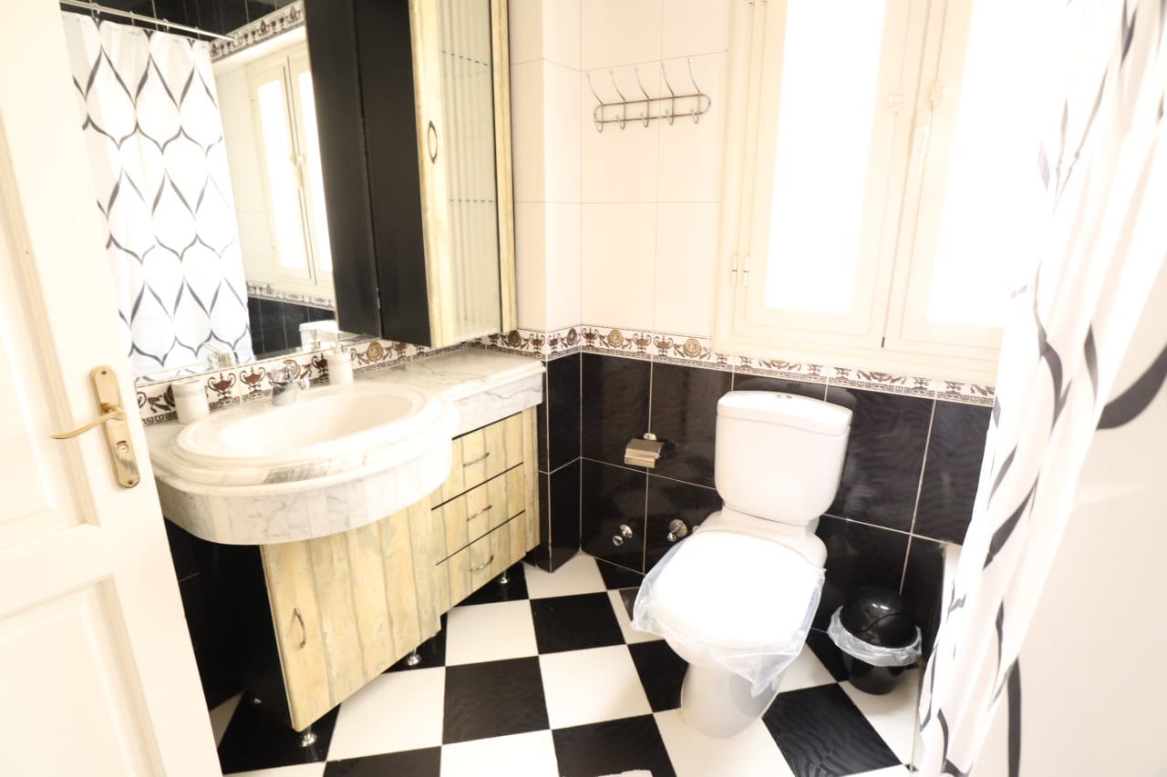 A Warm & Spacious 4BD Furnished Apartment In Maadi Sarayat.