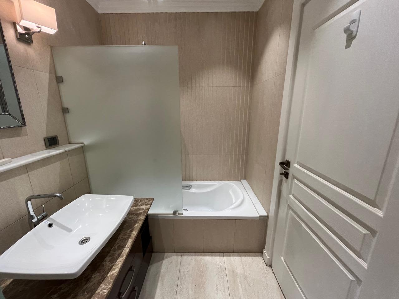 Apartment In Prime Location With Nile View In Zamalek