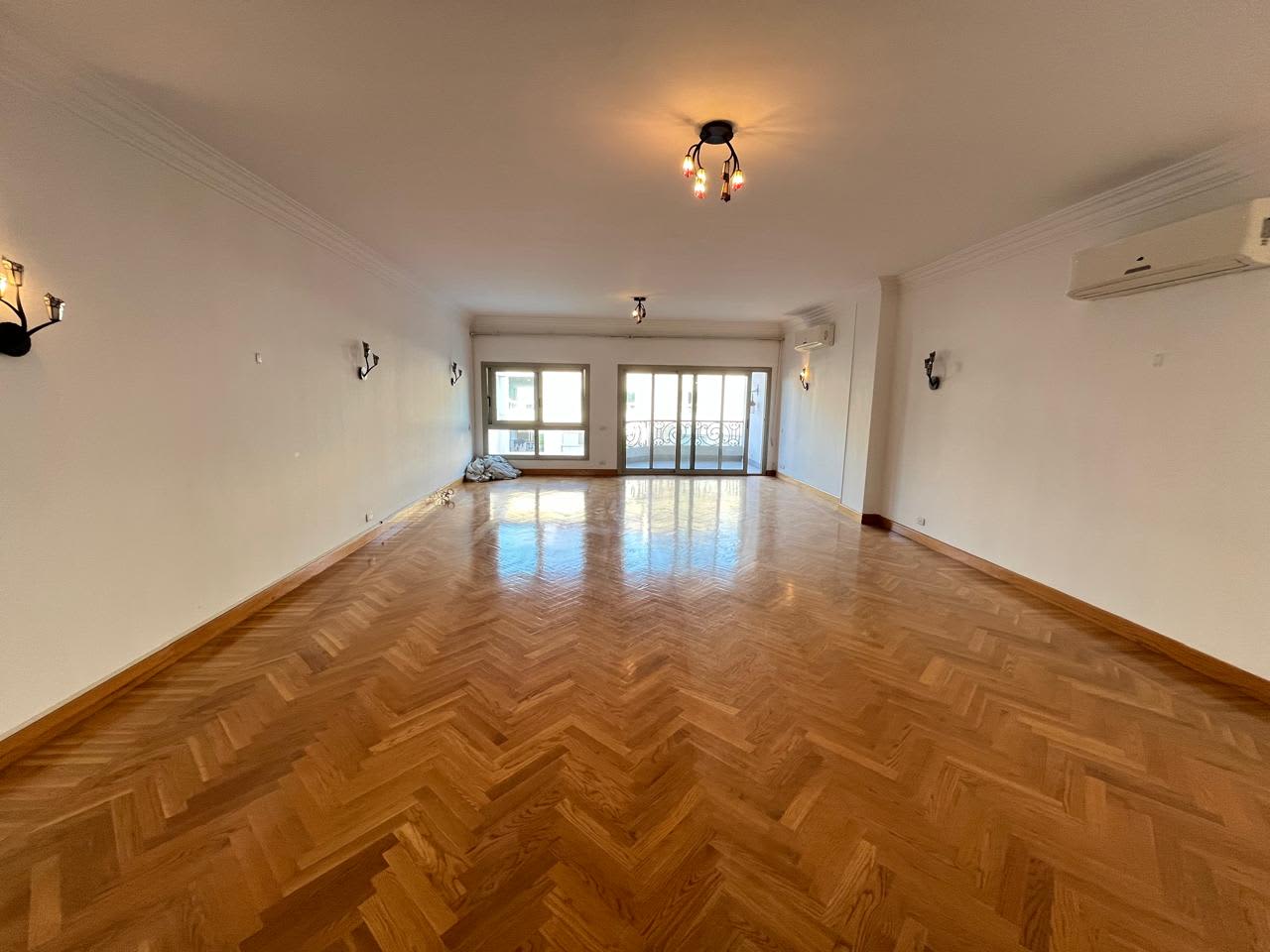 Stylish Apartment in Maadi with shared Garden, Pool & Gym access