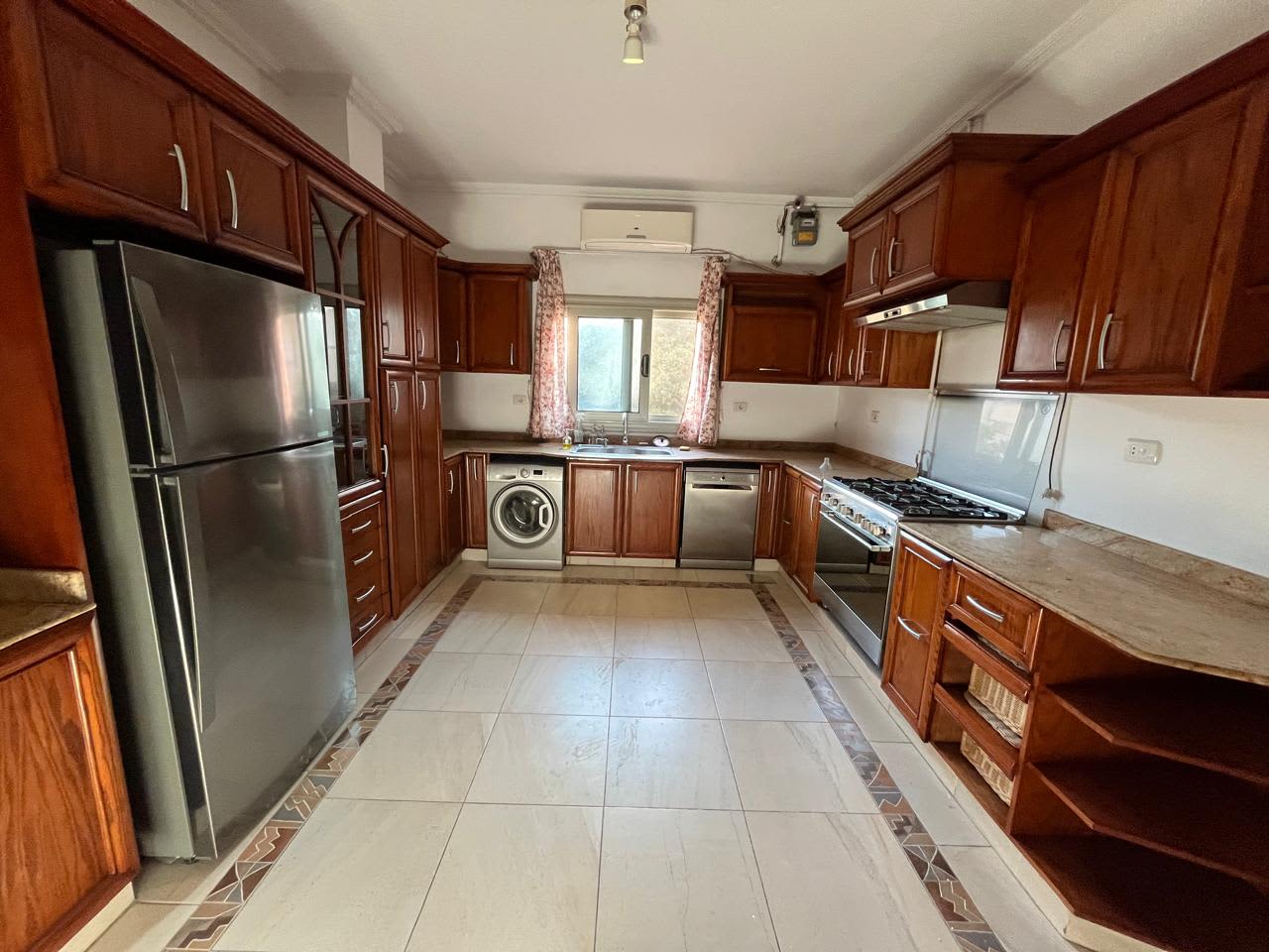 Stylish Apartment in Maadi with shared Garden, Pool & Gym access