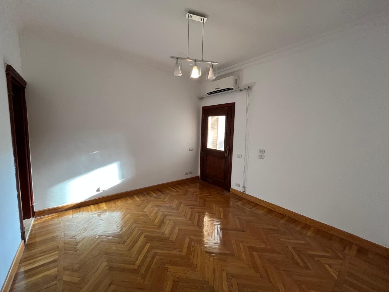 Stylish Apartment in Maadi with shared Garden, Pool & Gym access