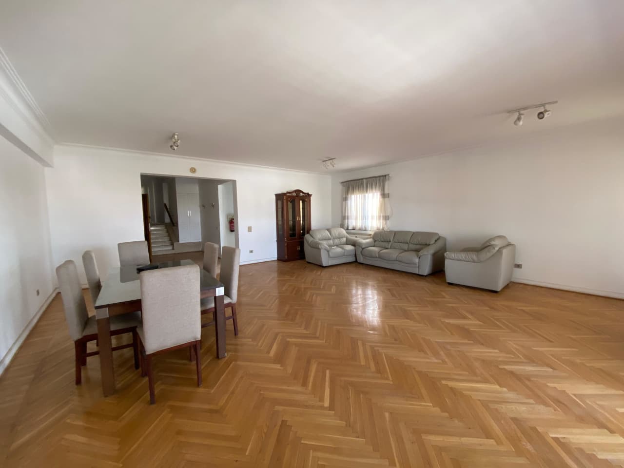 4 bedroom Apartment for rent in Degla