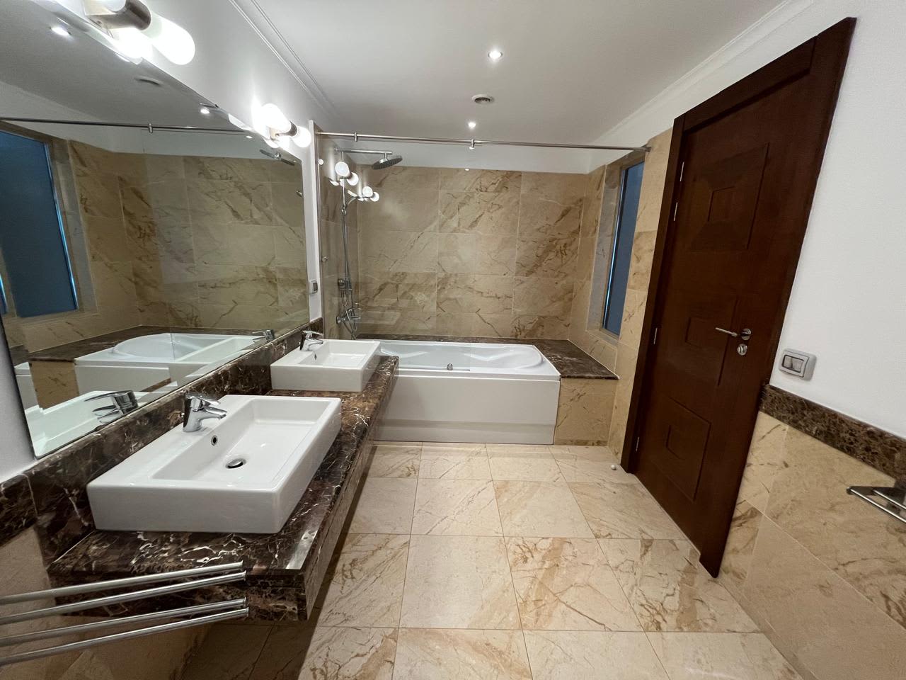 Spacious 5 BR Apartment in Maadi Apartment 300 sqm