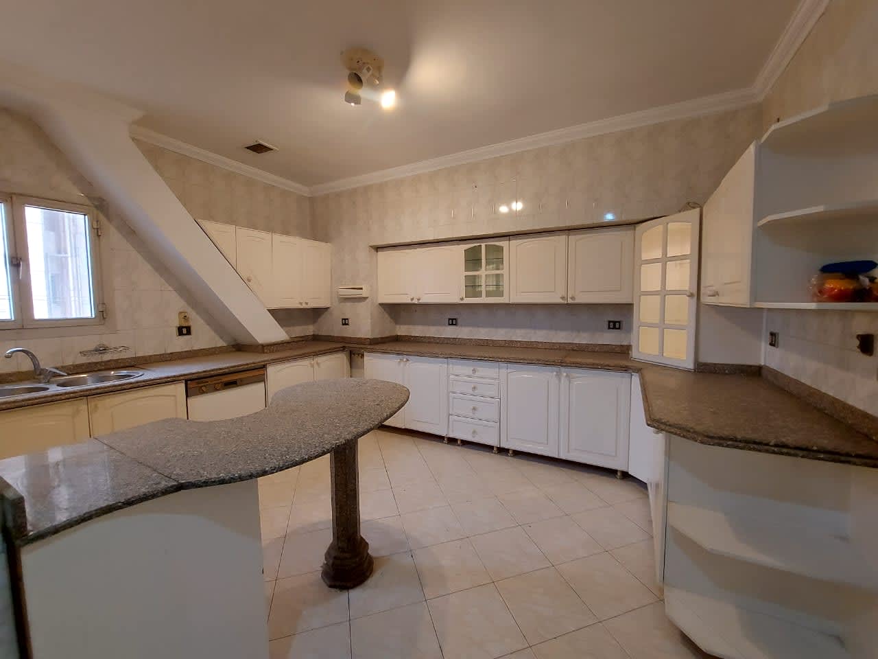 Spacious 4 Bedroom Apartment in a Prime Zamalek Location