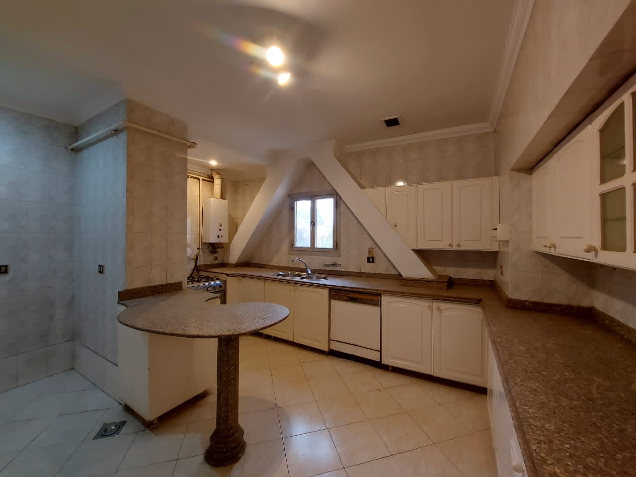 Spacious 4 Bedroom Apartment in a Prime Zamalek Location