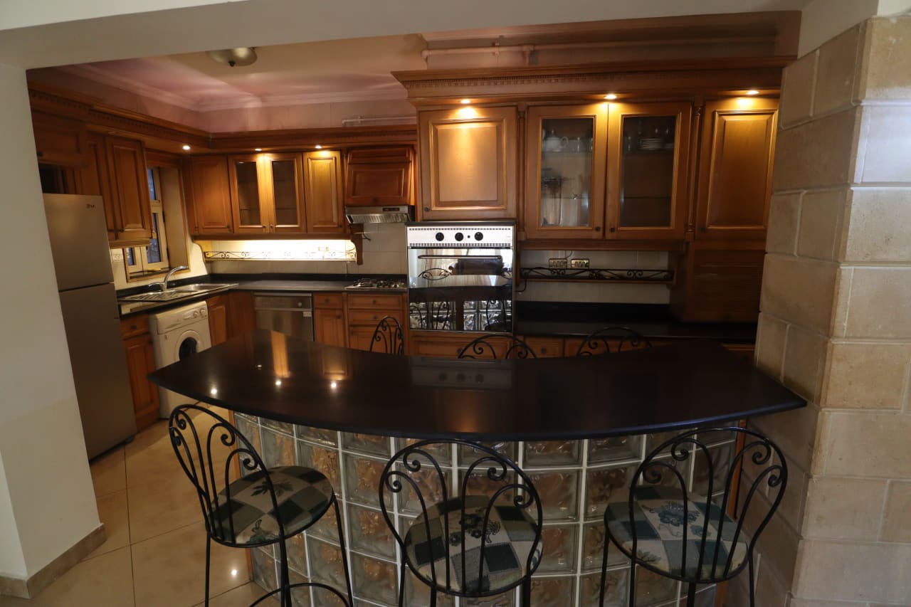 3 bedroom Apartment for rent in Degla