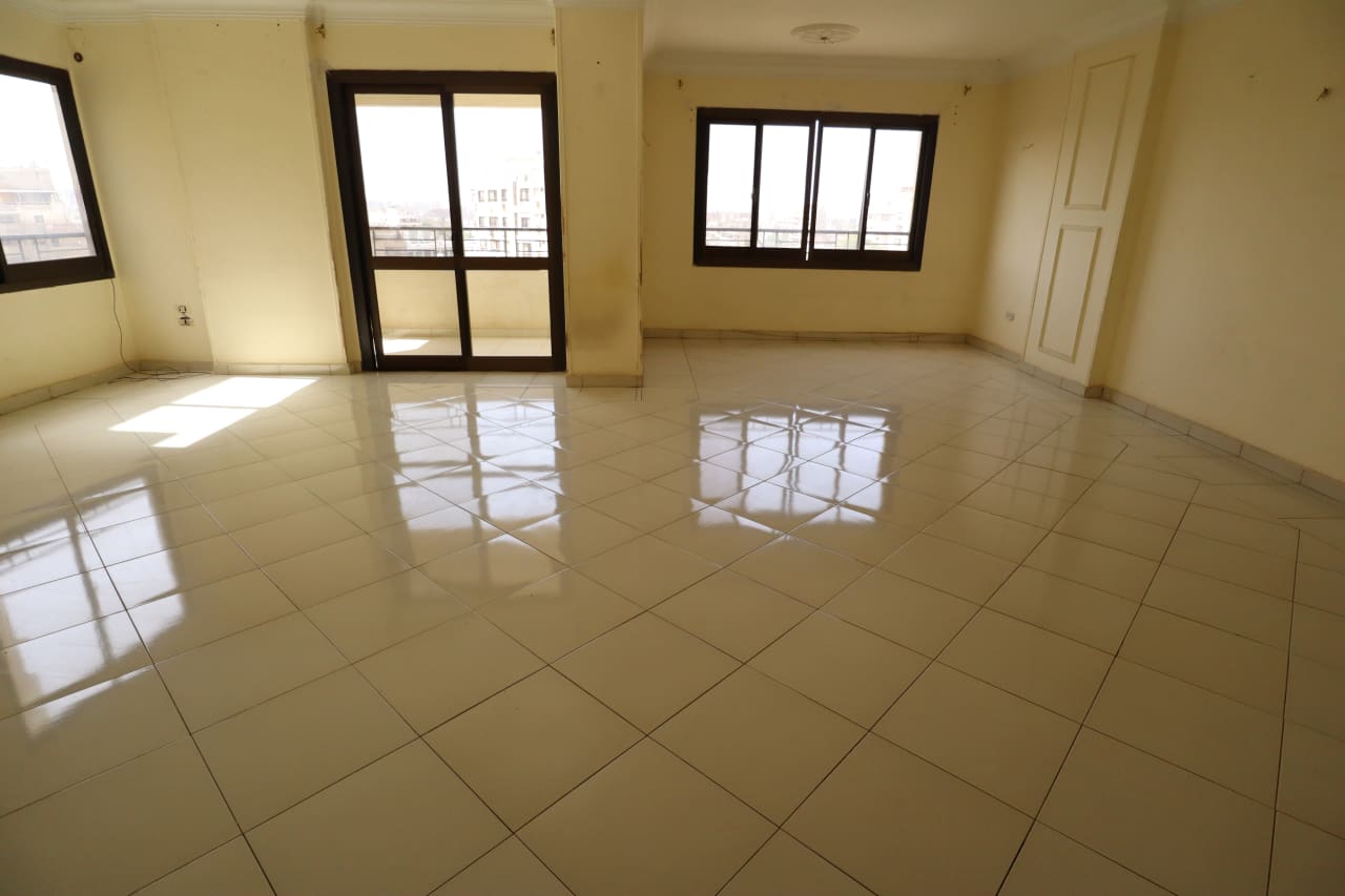 3 bedroom Apartment for rent in Degla