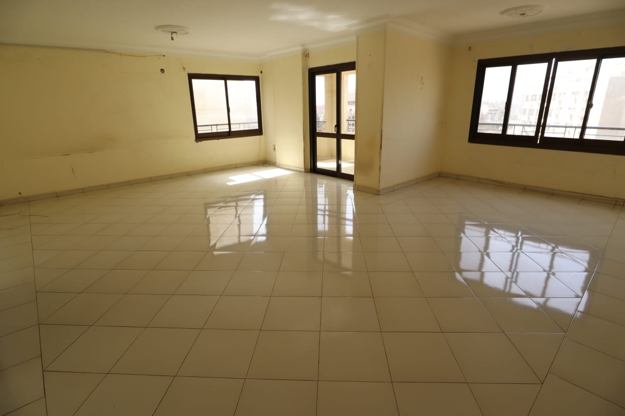 Quiet Unfurnished Apartment For Rent In Maadi Degla.