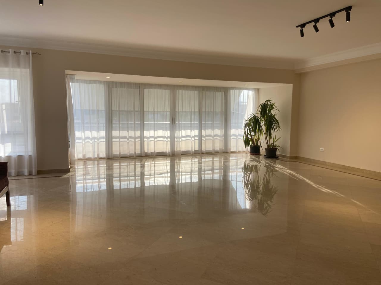 Specious Duplex Penthouse For Rent In Sarayat|500m².