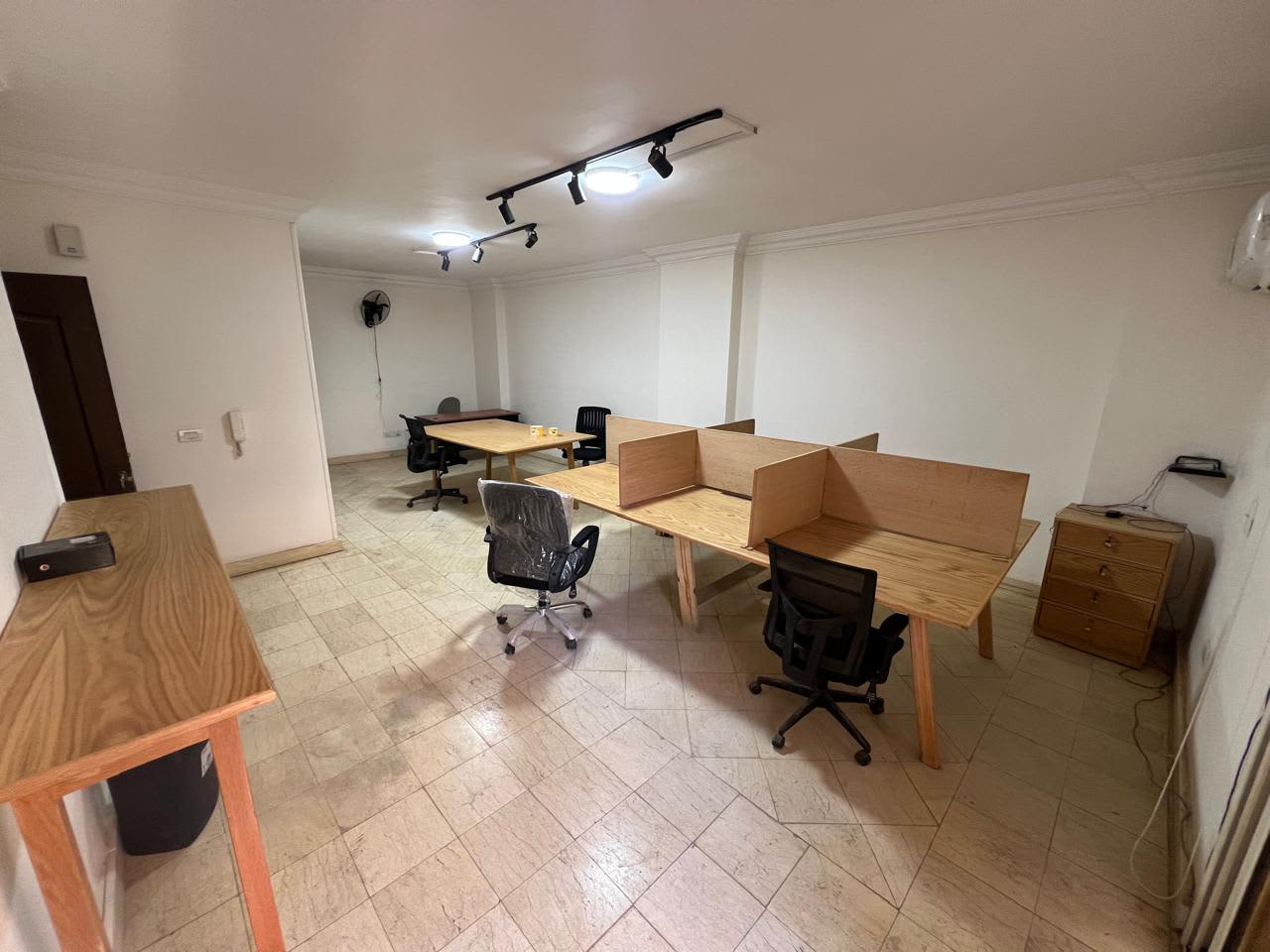 2 bedroom Office for rent in Degla