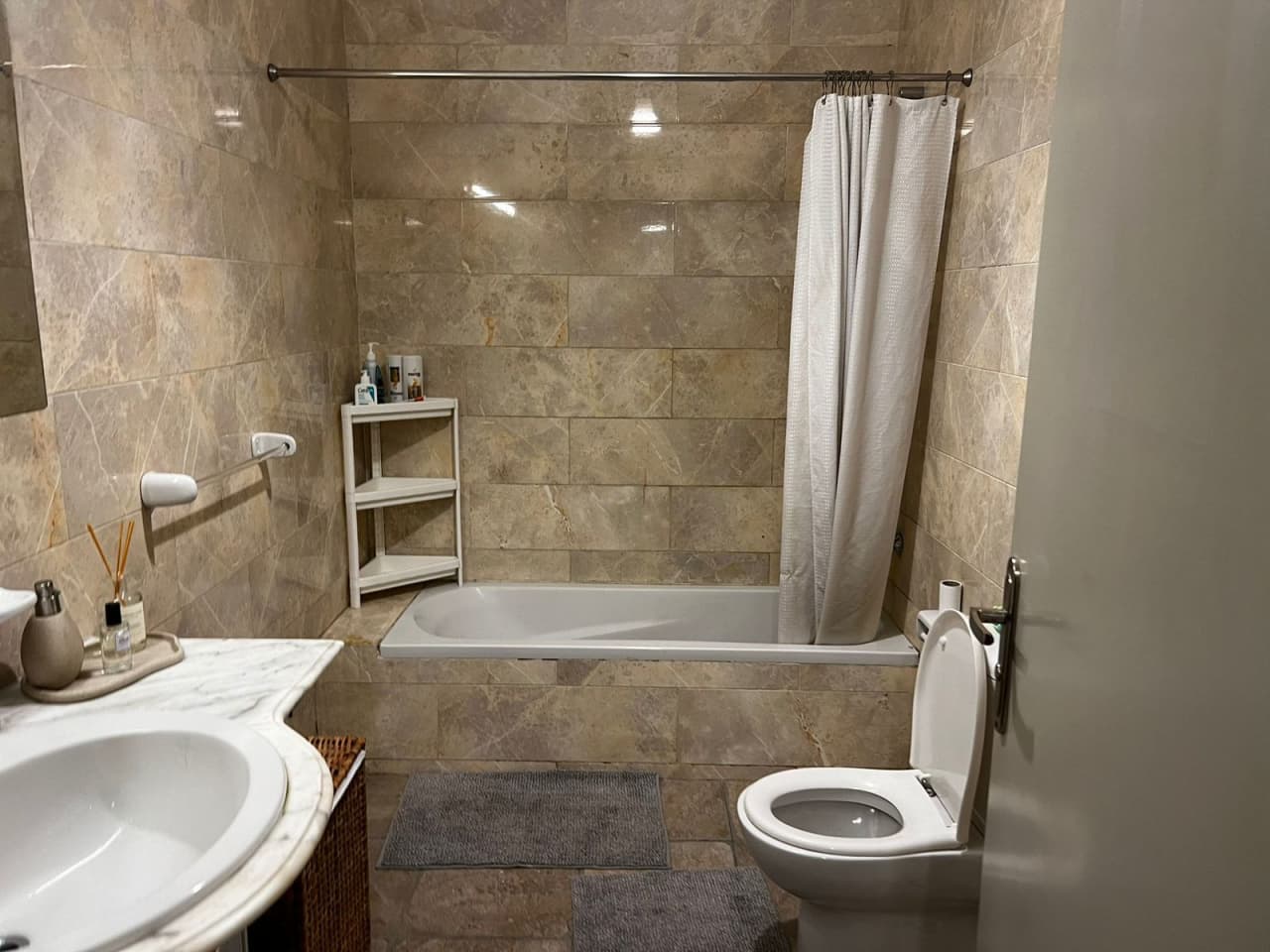 Modern Apartment With American Kitchen Located In Maadi Sarayat.