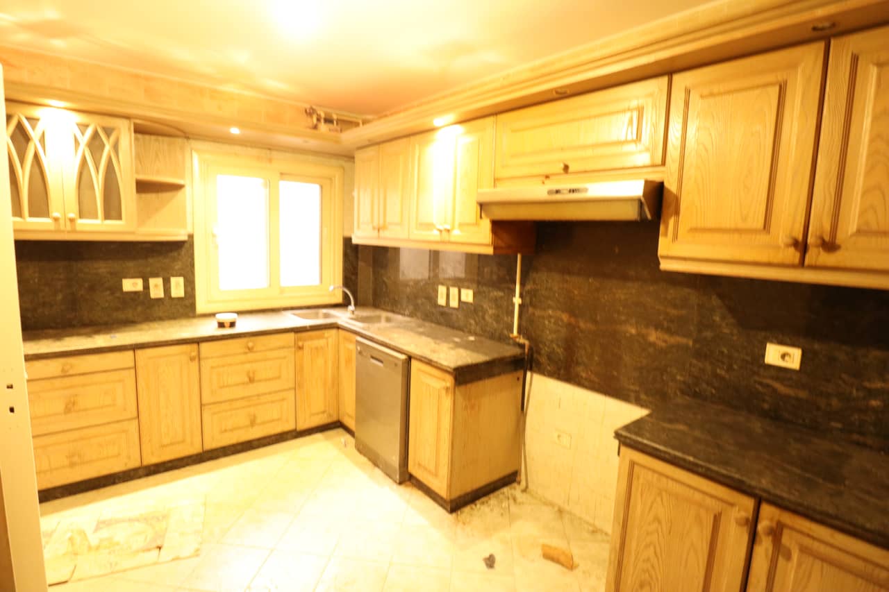 Modern Semi-Furnished Penthouse In The Heart Of Maadi Sarayat.