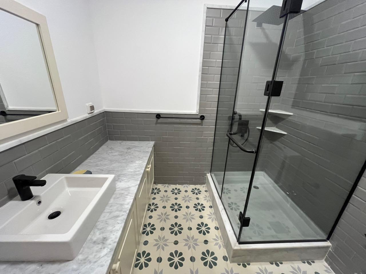 Grand Ground Floor 4-bedrooms with Garden in Maadi Sarayat.