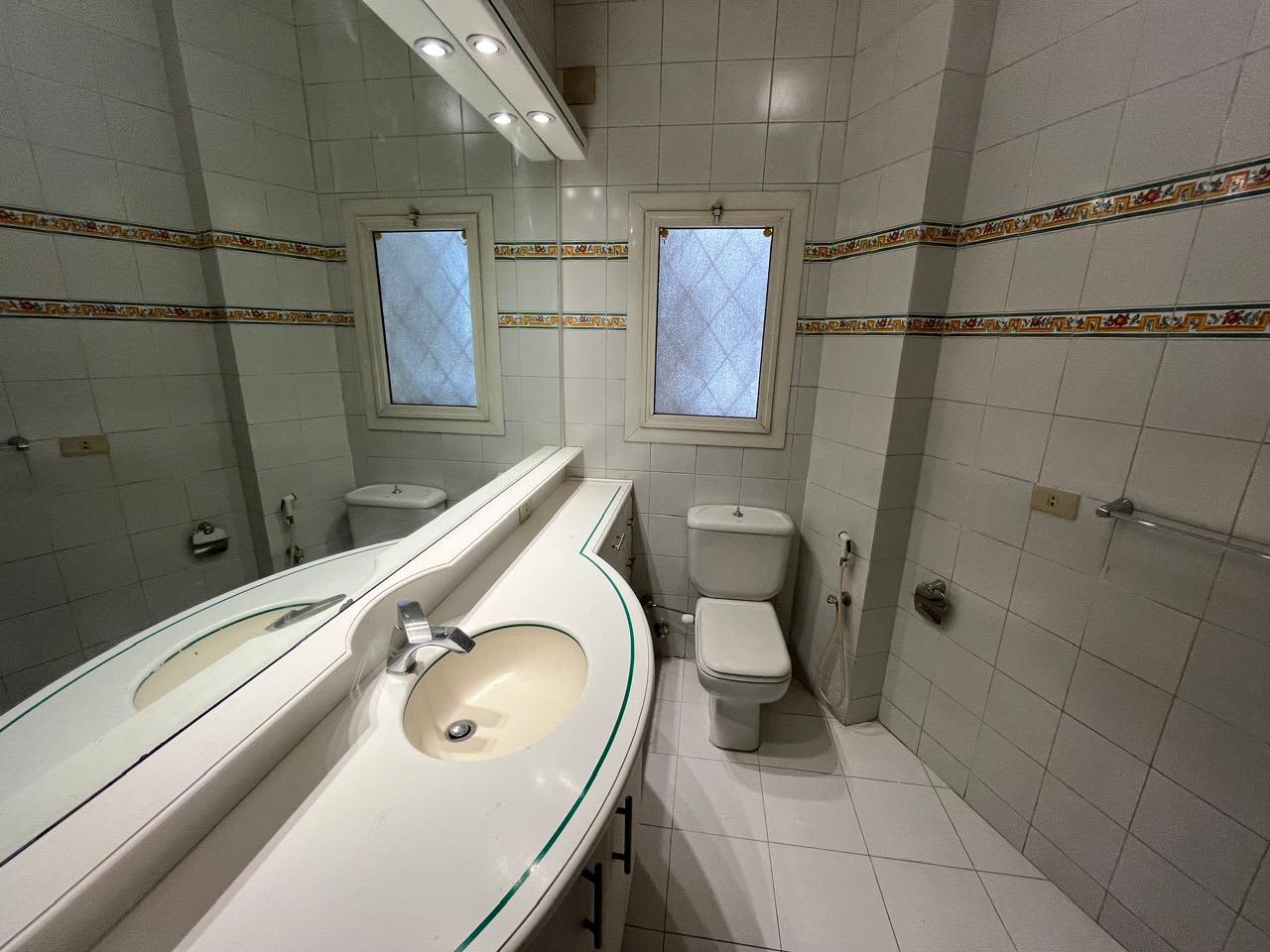 Apartment With Balcony Overlooking Gardens In Maadi Degla