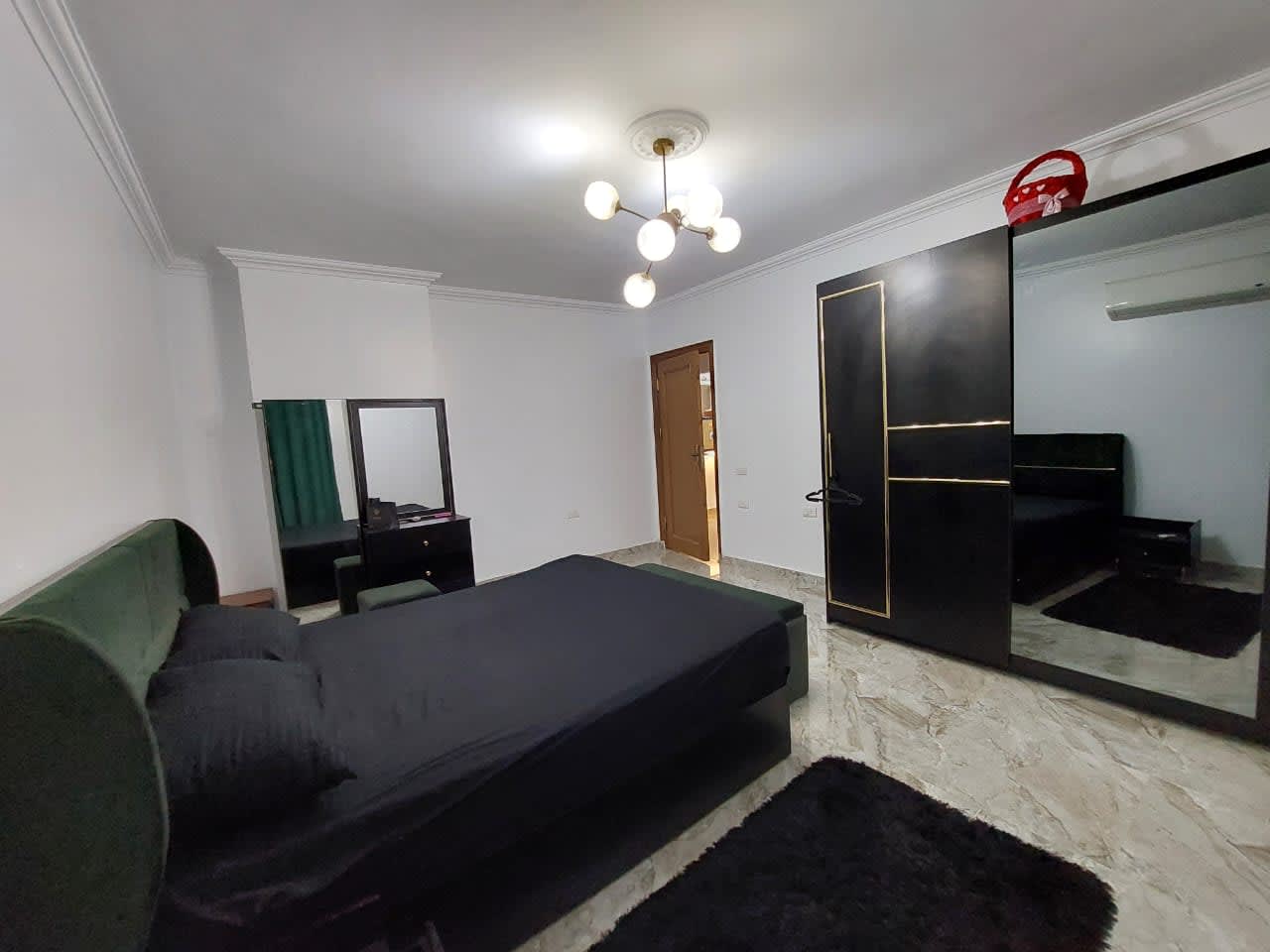 Relax Apartment In The Heart Of Zamalek|180m²|brightly.