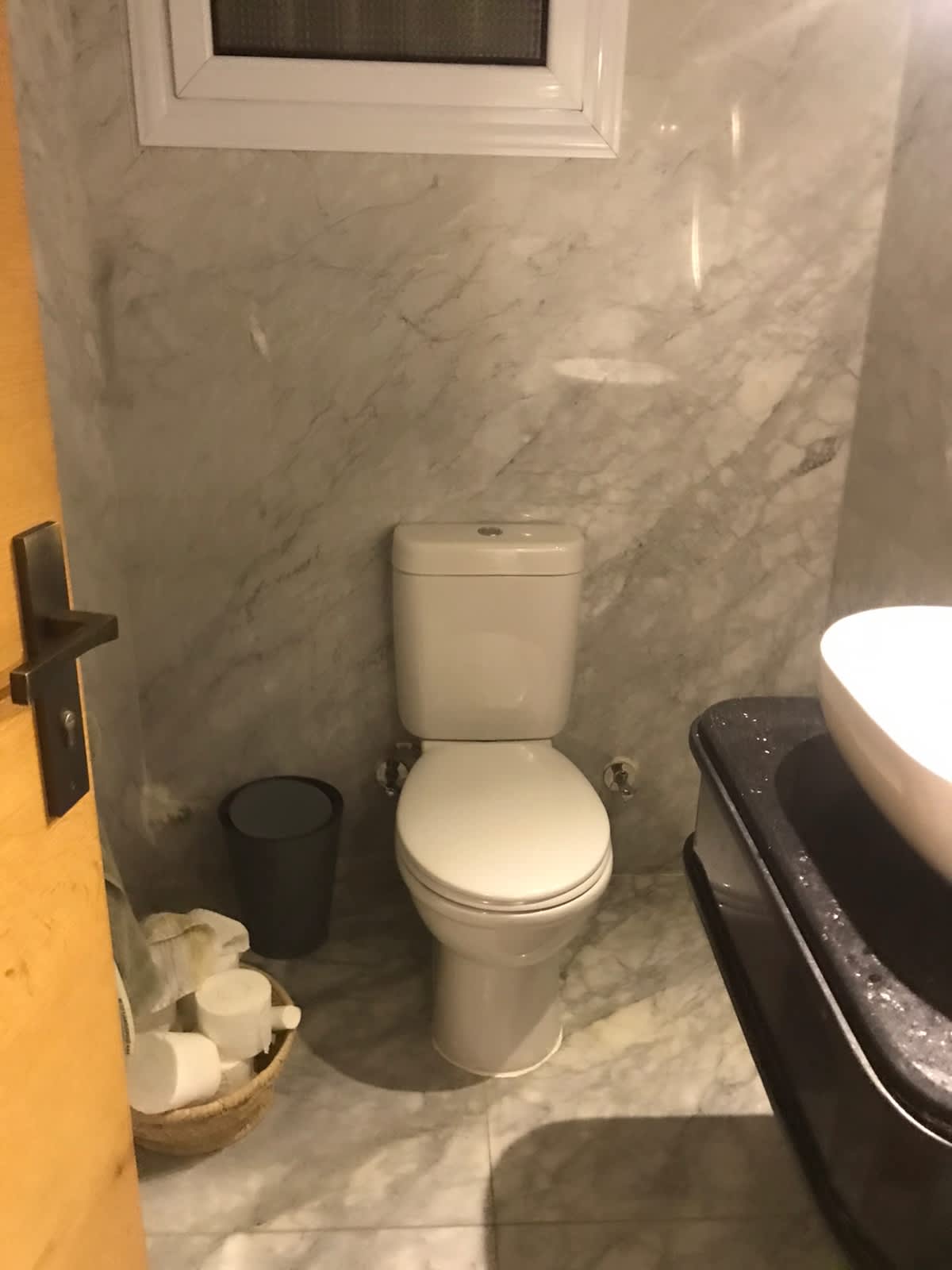 Charming Furnished Apartment In A Quiet Degla Street.