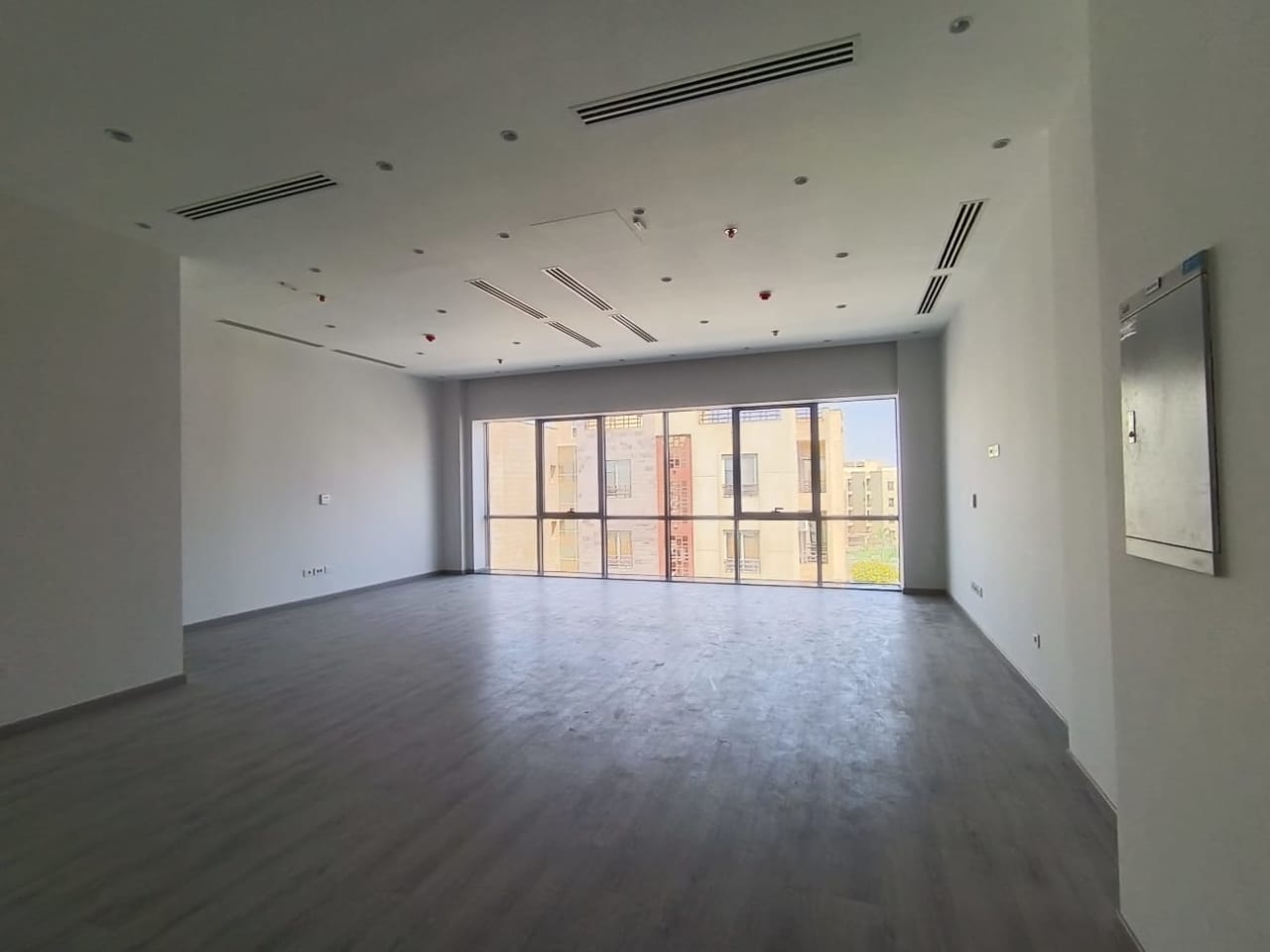 Modern Administrative Office | 100m² | For Rent Third Settlement.