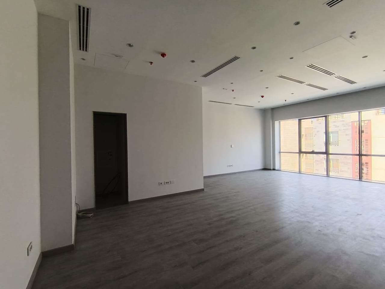 Modern Administrative Office | 100m² | For Rent Third Settlement.