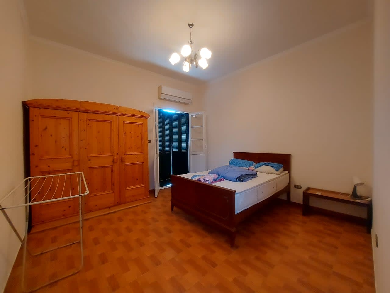 Bright 3BR Apartmen with equipped Kitchen & Balcony