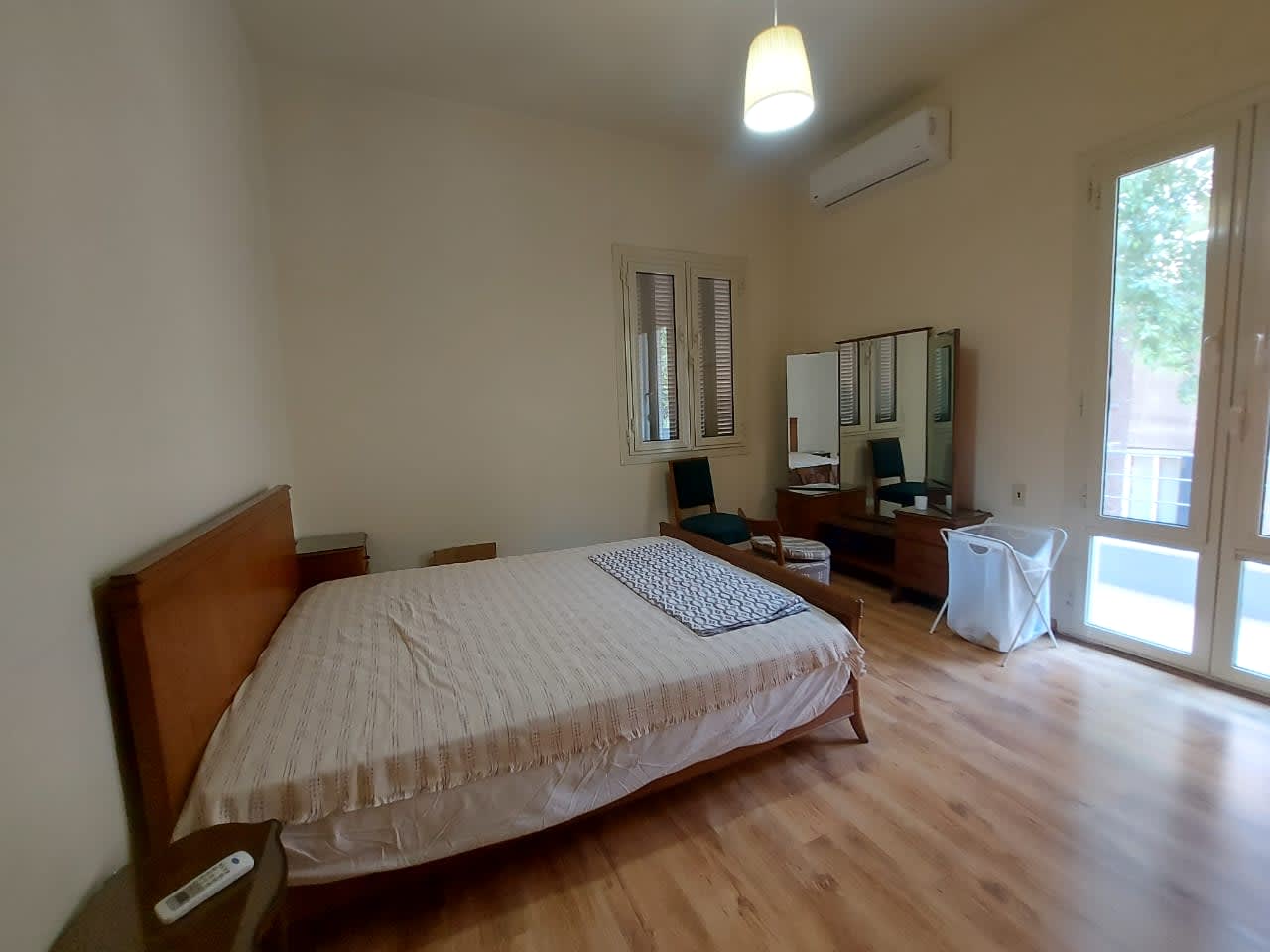 Bright 2BR Apartment with Equipped Kitchen & Balcony