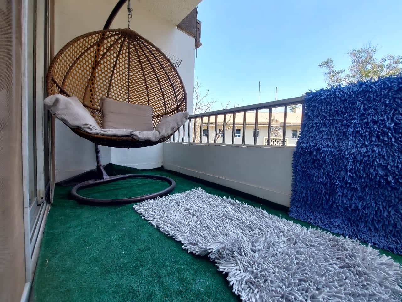 Sunny Apartment with Balcony in Garden City