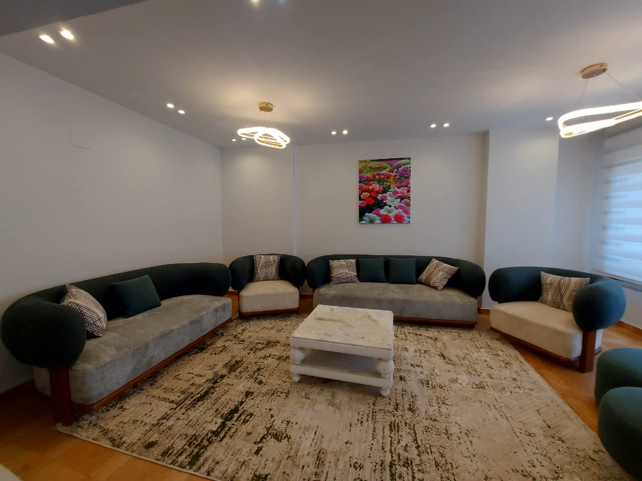 Sunny Apartment with Balcony in Garden City