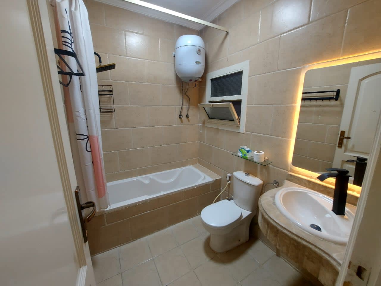 Cozy 2BR Apartment - Modern Zamalek Lifestyle