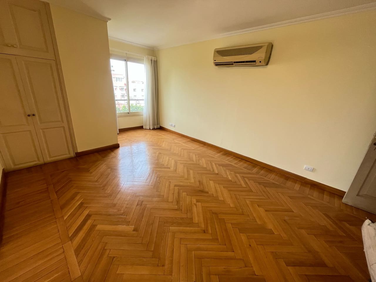 Spacious 4 Bedroom Apartment with Terrace & Pool Access