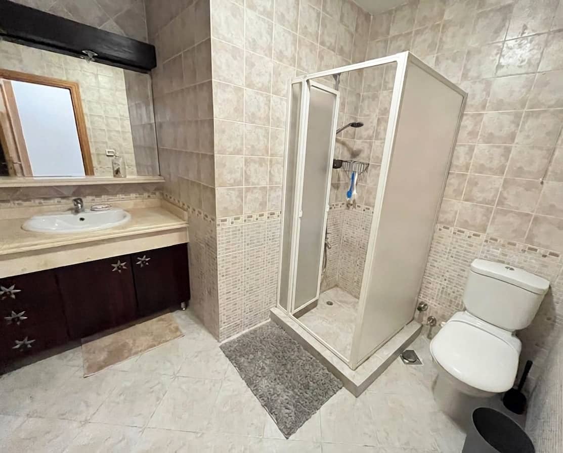 Modern 4BR Apartment With Shared Pool