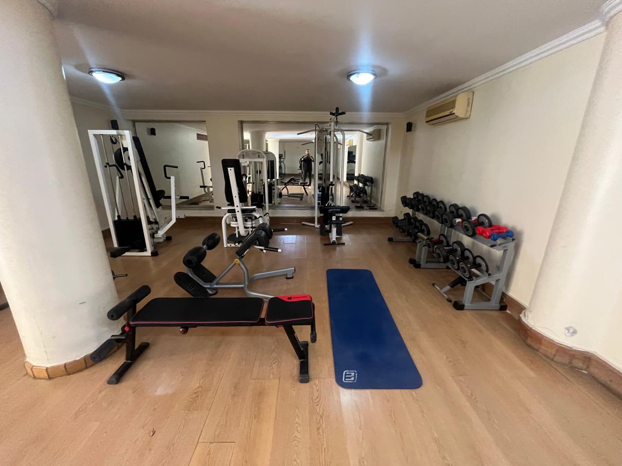 Modern 4BR Apartment With Shared Pool