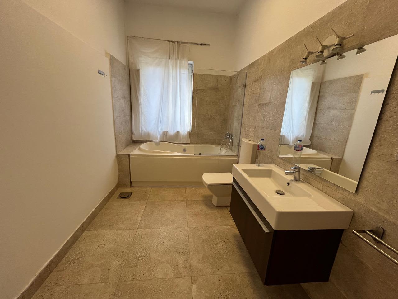 Sophisticated Furnished Apartment With Shared Pool In Maadi Sarayat.