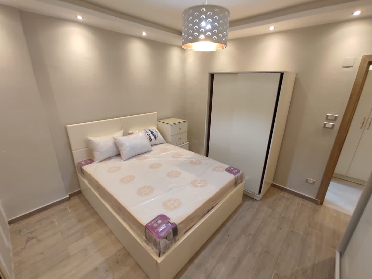 Elegant Ground Floor Apartment In Prime Maadi Degla.