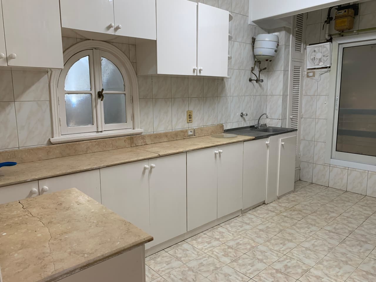 Fully Equipped Apartment In The Heart Of Maadi| Balcony Access to Green Views 