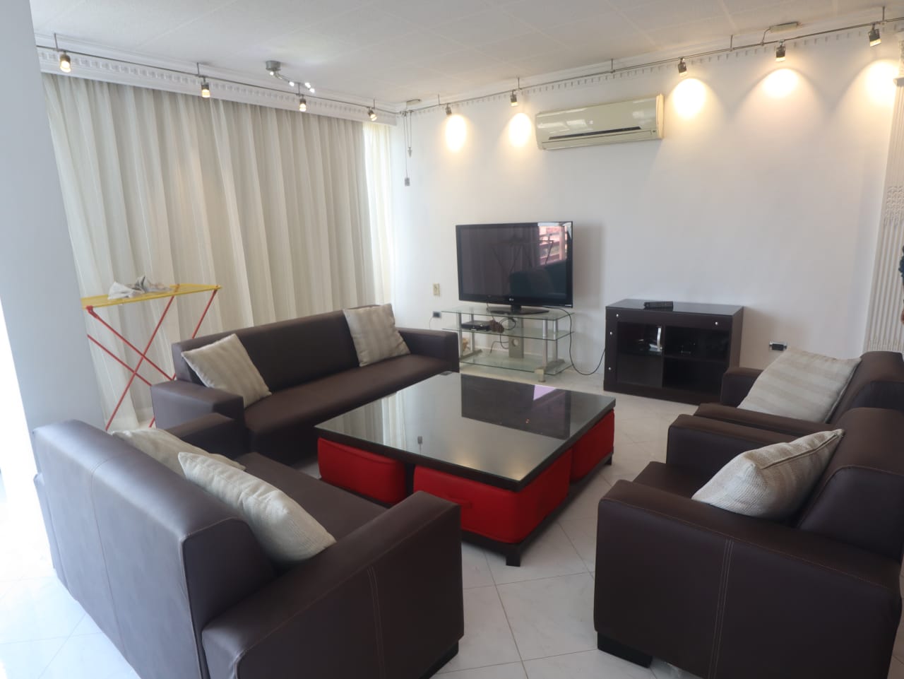 3 bedroom Apartment for rent in Sarayat