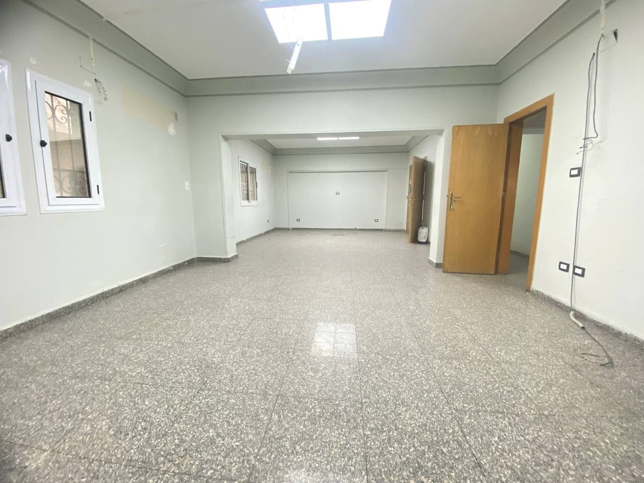مبنى للإيجار في New Maadi