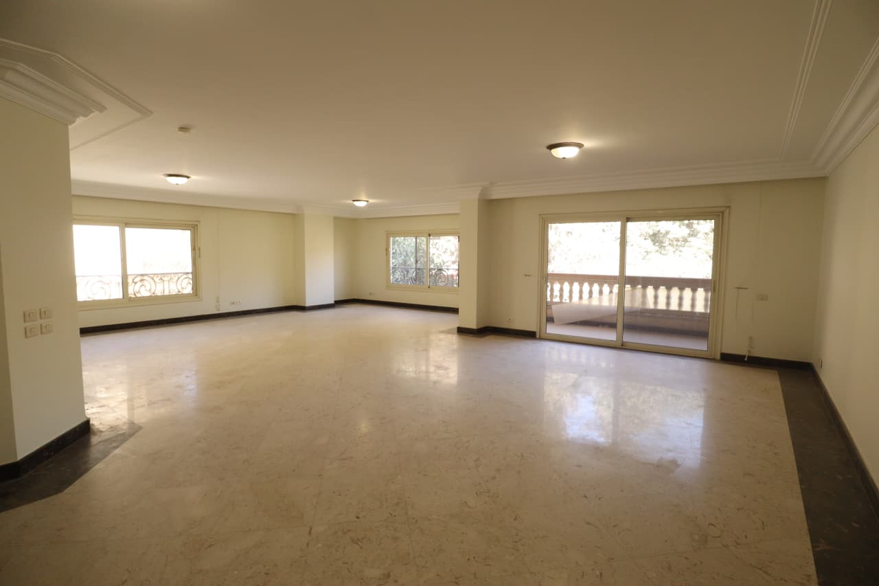 Sunny 5-Bedroom Apartment in Maadi Sarayat