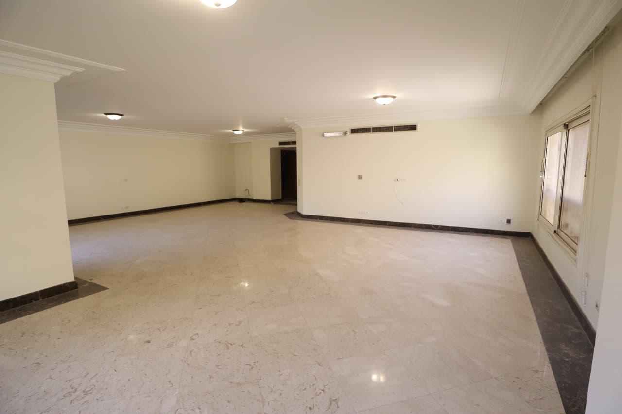 Sunny 5-Bedroom Apartment in Maadi Sarayat