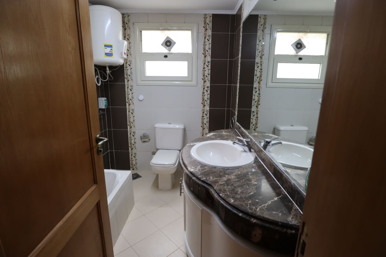 Sunny 5-Bedroom Apartment in Maadi Sarayat