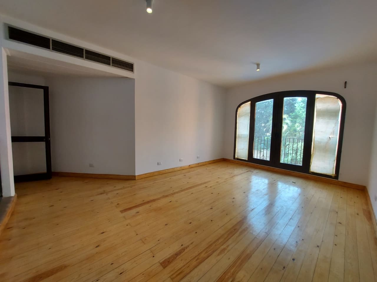 Elegant Villa with Shared Pool Near CAC in Maadi