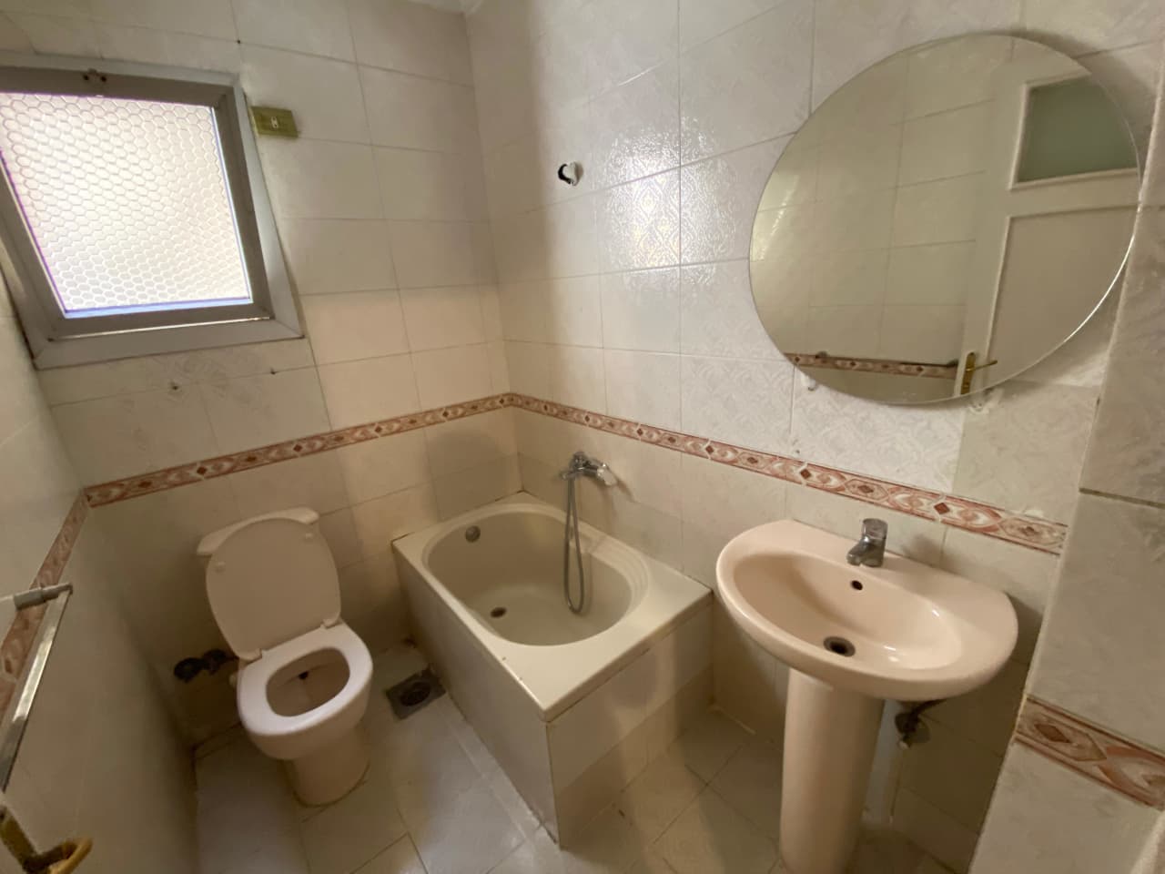Sunny 3BR Apartment in Maadi - 180 M2