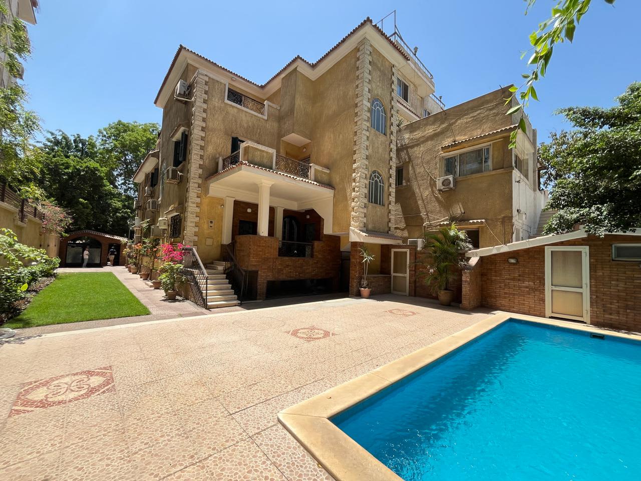 6 bedroom Villa for rent in Sarayat