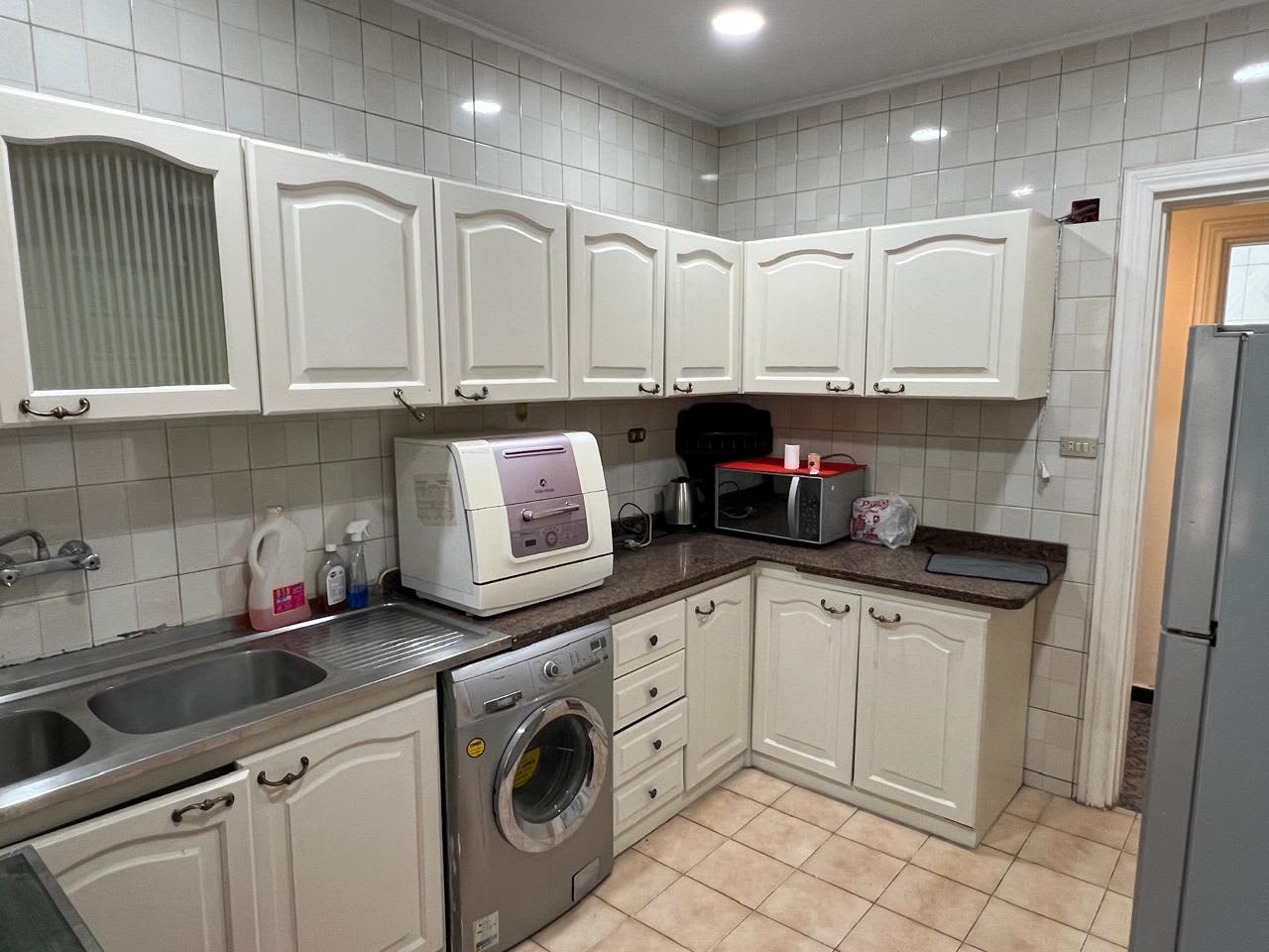Furnished Unit In Maadi Sarayat|200m²| Bright Layout.