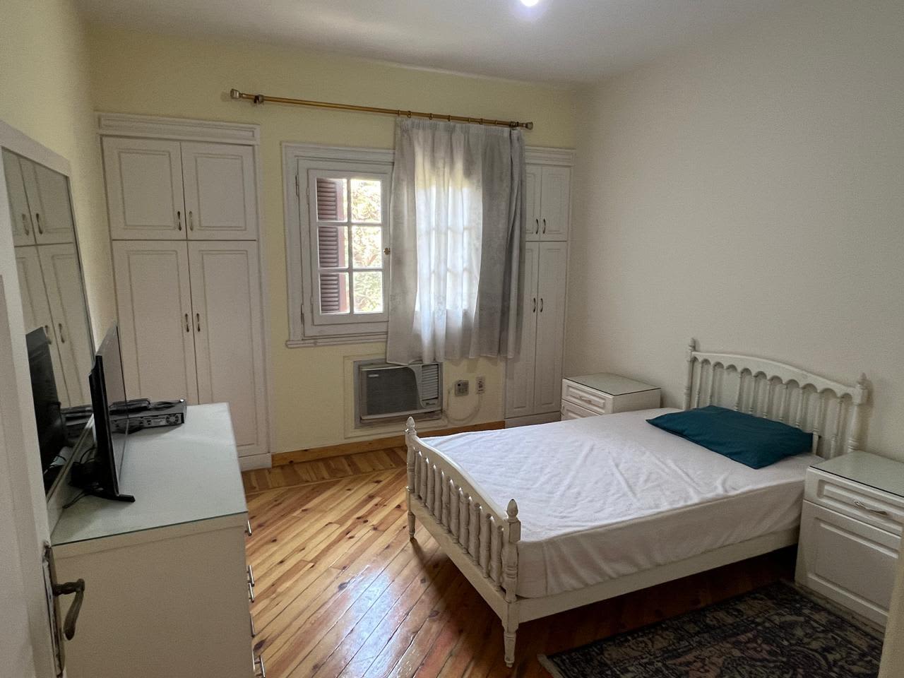 Furnished Unit In Maadi Sarayat|200m²| Bright Layout.
