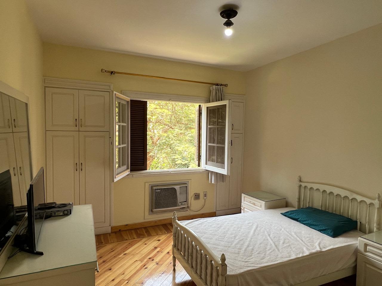 Furnished Unit In Maadi Sarayat|200m²| Bright Layout.