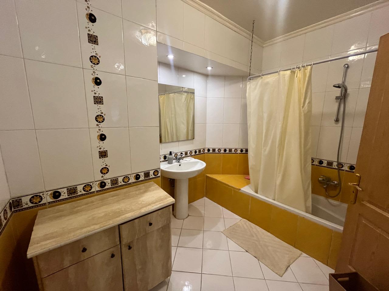 Apartment In Prime Location In Maadi Sarayat With Office Room