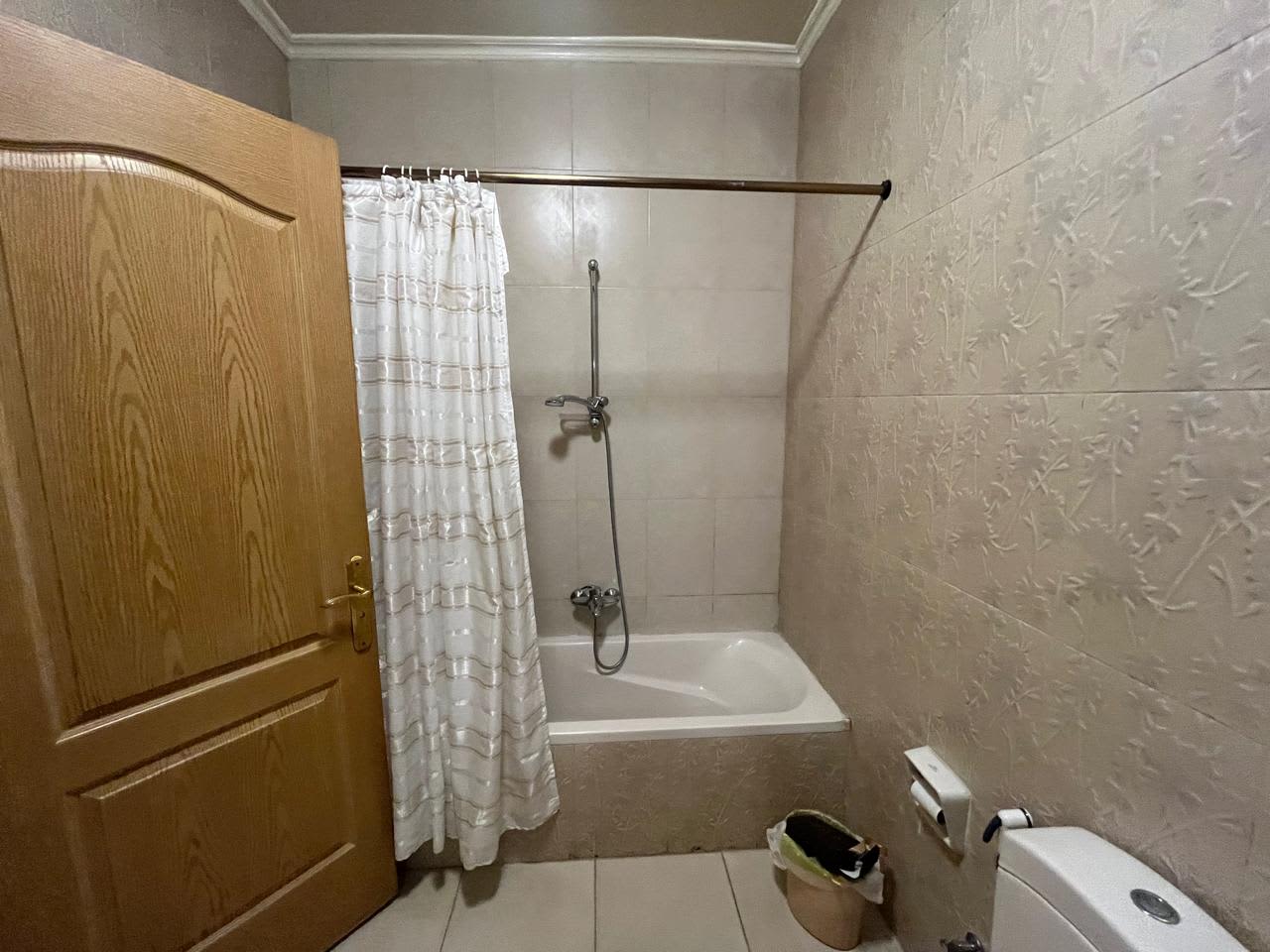 Apartment In Prime Location In Maadi Sarayat With Office Room