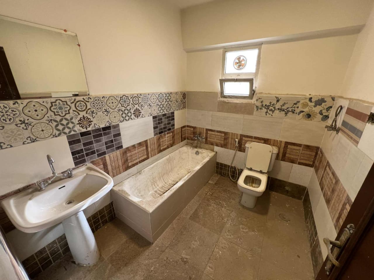 Administrative Office For Rent| 250m² | Sarayat El Maadi.