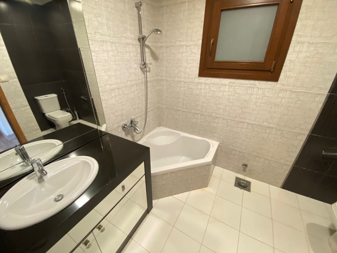 Semi Furnished Ground Floor For Rent In Maadi Sarayat: WIth Amazing Garden