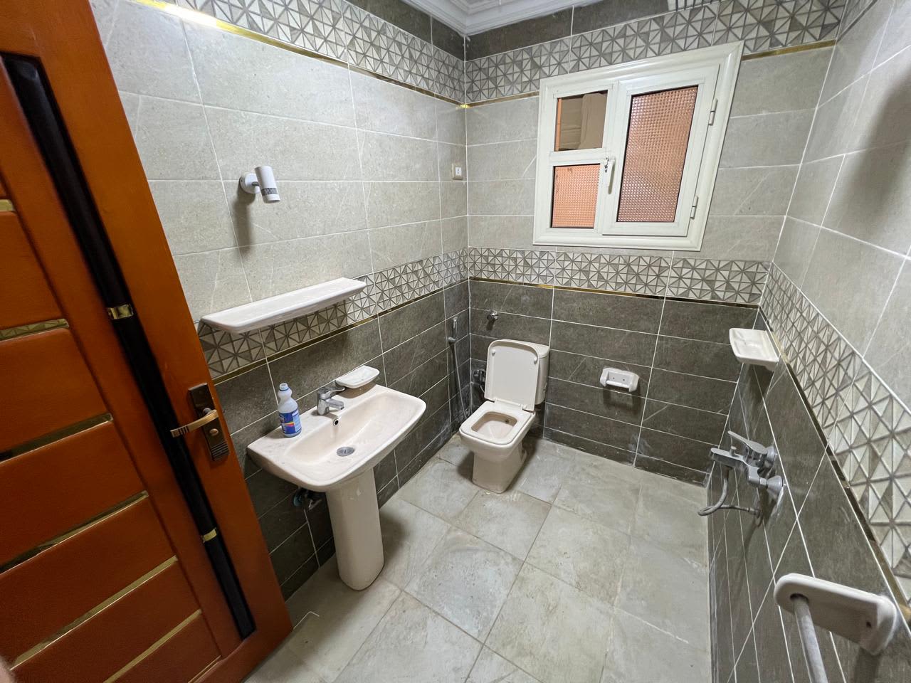 Fully Finished Administrative Office | 120m² |EL Zahraa.