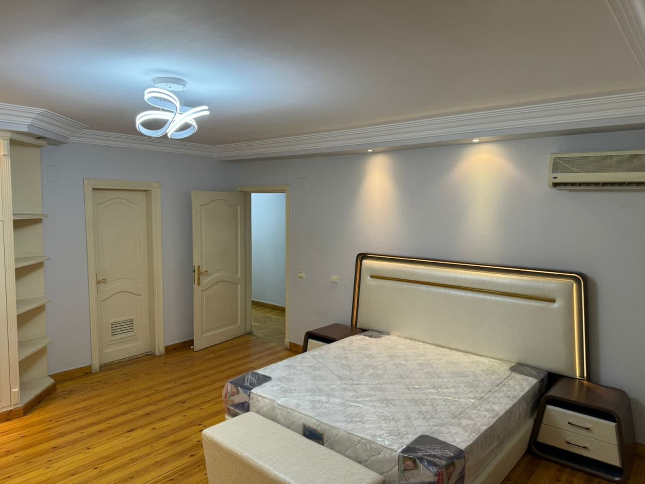 Chic & Modern Apartment For Rent In Maadi Degla.
